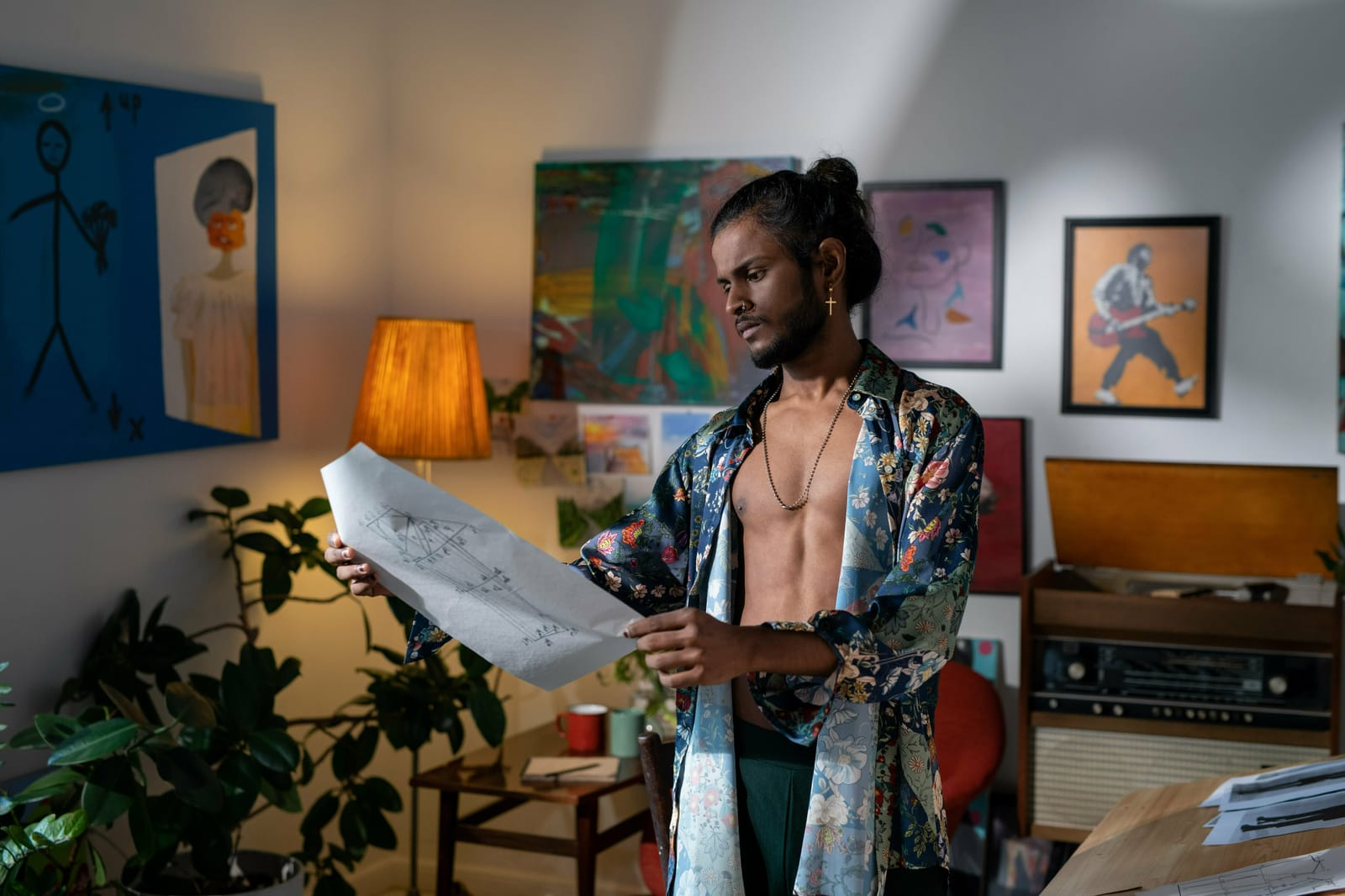 Breaking Gender Stereotypes in Fashion: Unisex and Gender-Fluid Trends